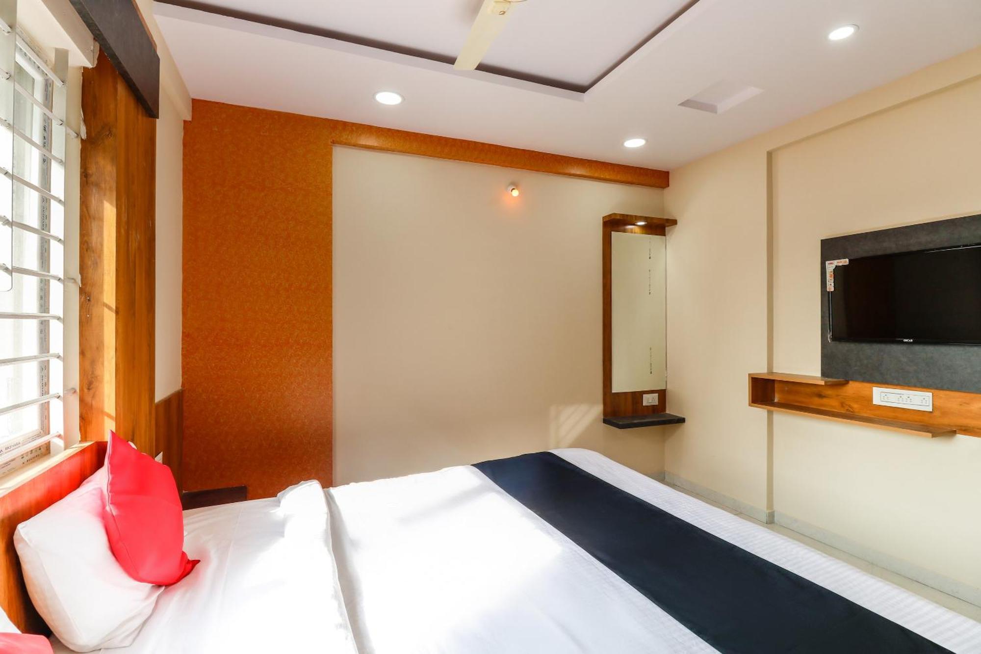 Capital O N R Residency Hotell Yelahanka Exteriör bild