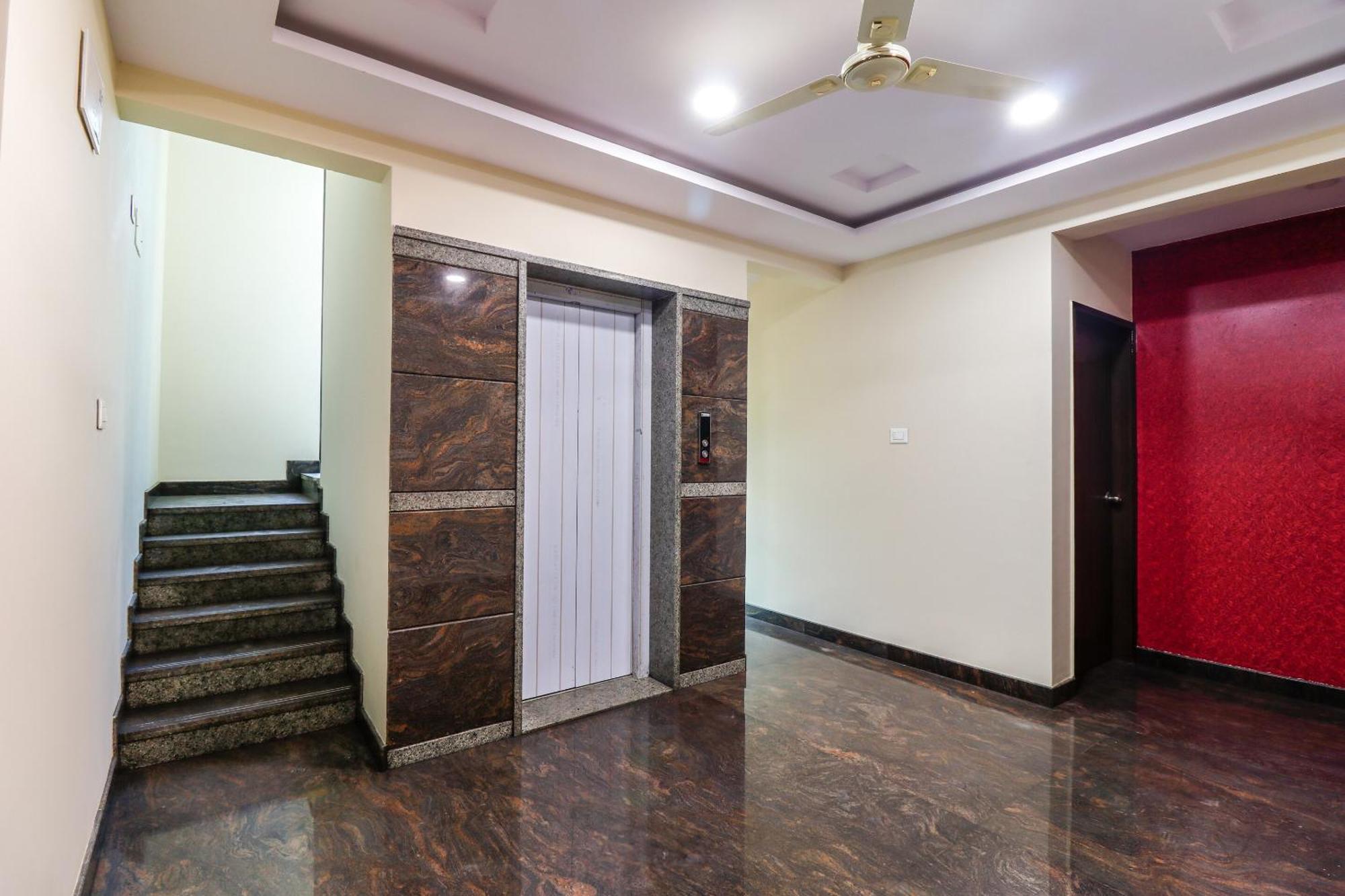 Capital O N R Residency Hotell Yelahanka Exteriör bild