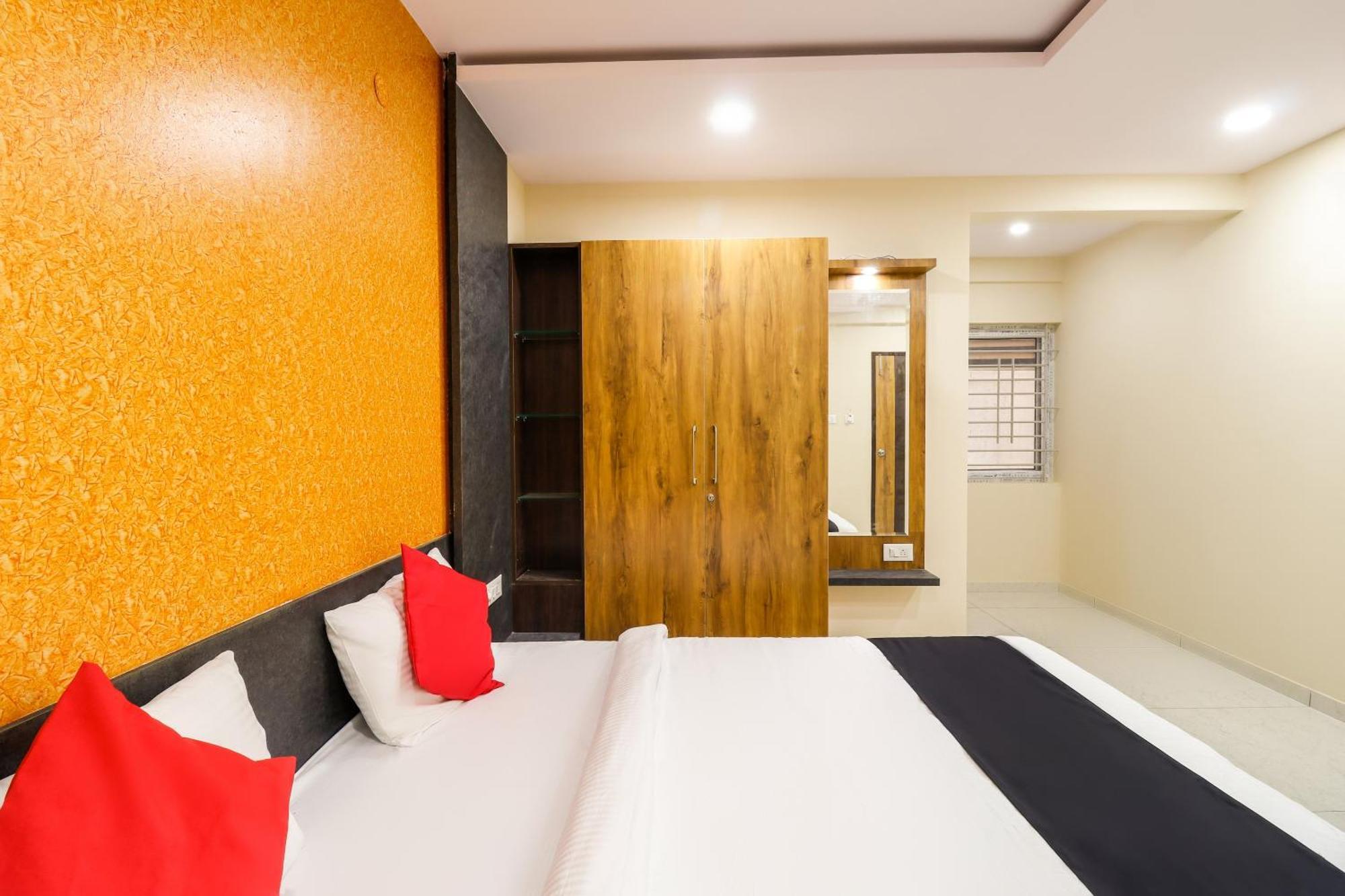 Capital O N R Residency Hotell Yelahanka Exteriör bild